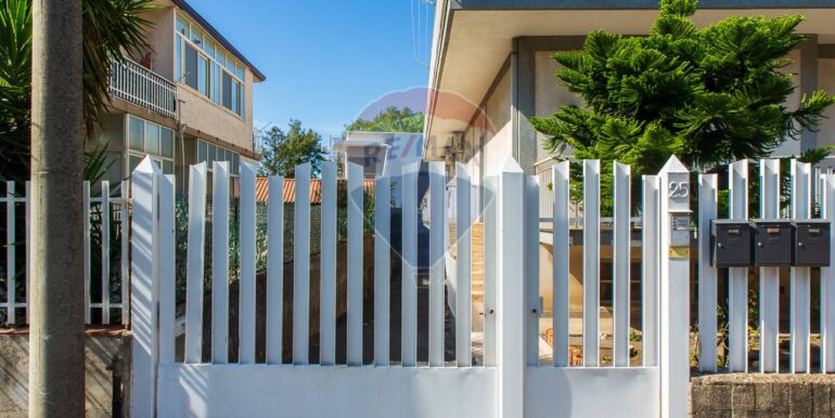 20251015120004-993789-3