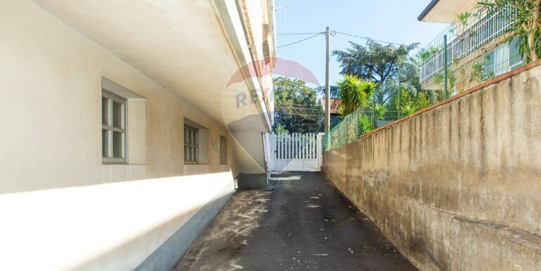 20251015120021-993789-7