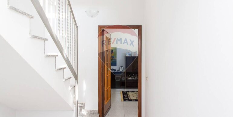 20251015120024-993789-8