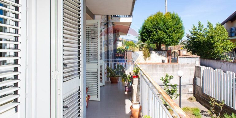 20251015120102-993789-17