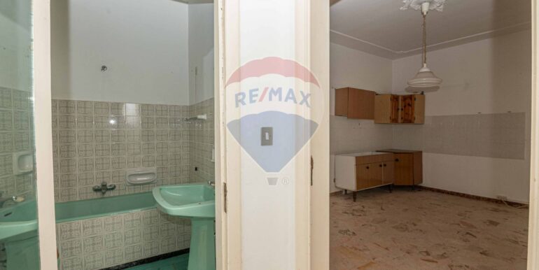 20251016142753-993891-18