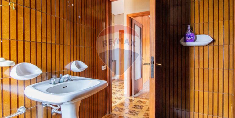 20251016190853-991992-37