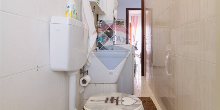 20251017104649-994179-18