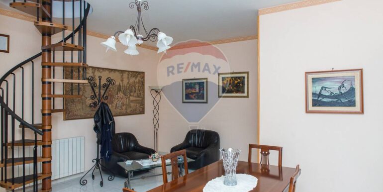 20251018223239-994426-17