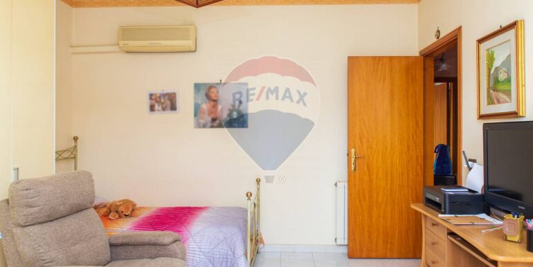 20251018223410-994426-41