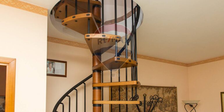 20251018223420-994426-42