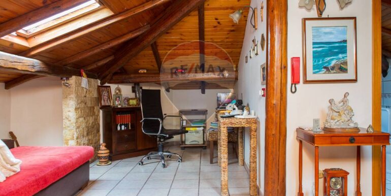 20251018223424-994426-43