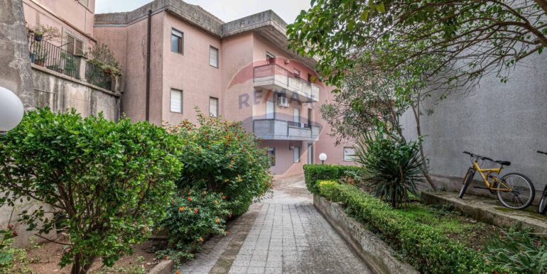 20251021114457-992918-8