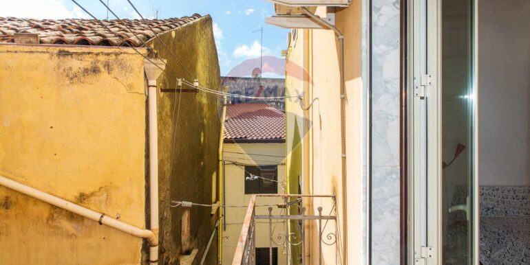 20251021115446-994749-25