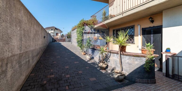 20251021133948-994800-6