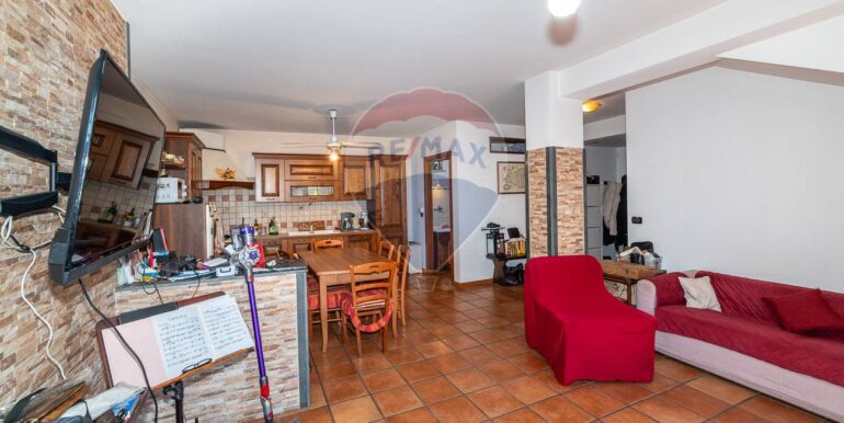 20251021134002-994800-10