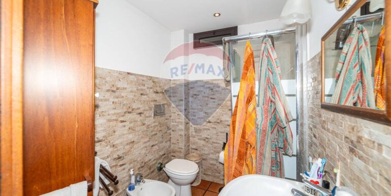 20251021134028-994800-18