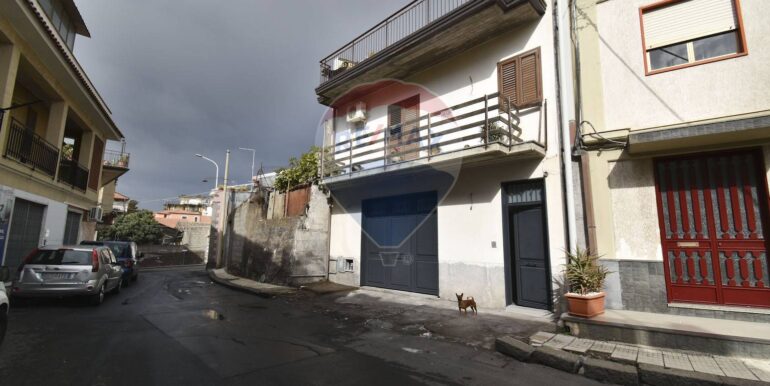 20251021182145-995180-2