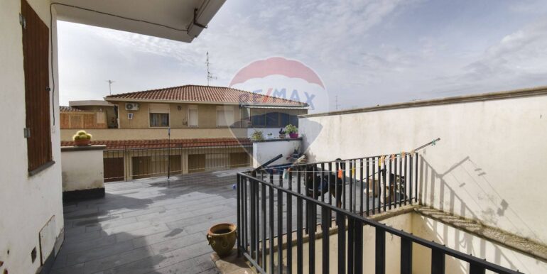 20251021182203-995180-6