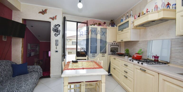 20251021182329-995180-14