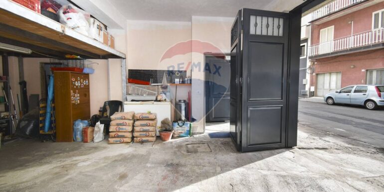 20251021182345-995180-18