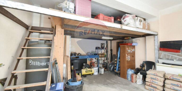 20251021182349-995180-19