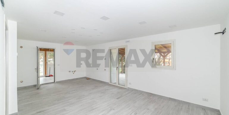 20251021192208-995272-12