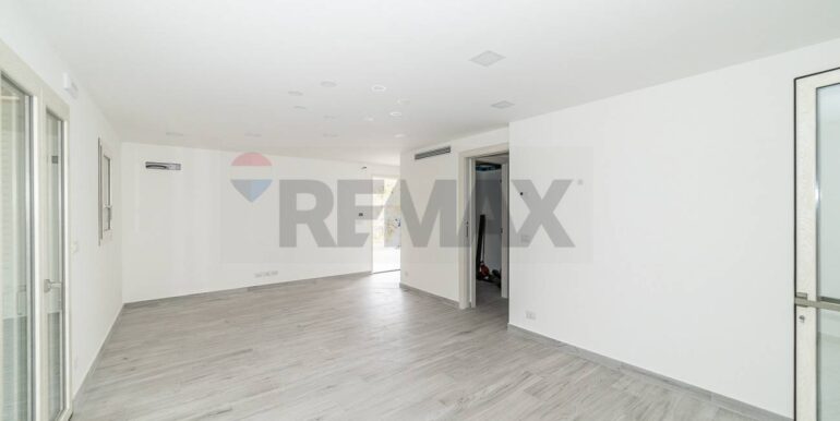 20251021192208-995272-14