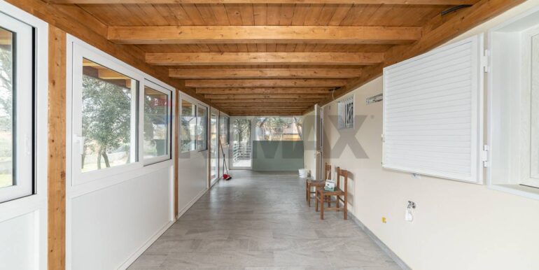 20251021192209-995272-16