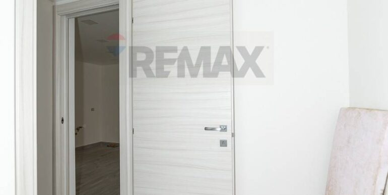 20251021192209-995272-19