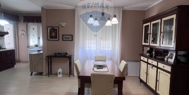 20251022142338-995383-11