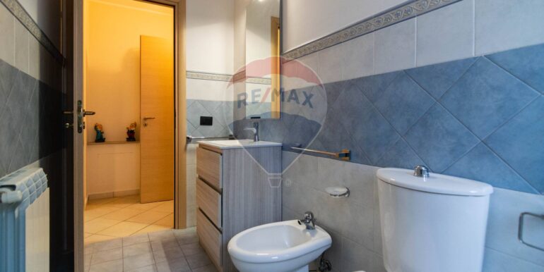 20251022182211-994628-3