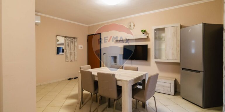 20251022182238-994628-12