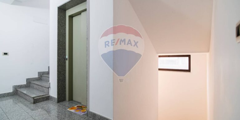 20251022182303-994628-21