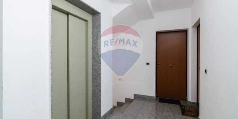 20251022182306-994628-22