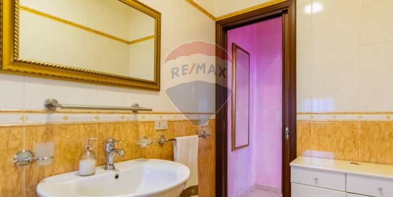 20251022211823-995498-10