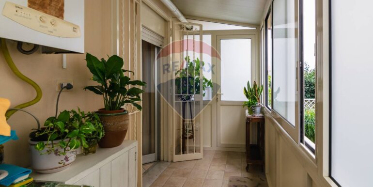 20251022211842-995498-15