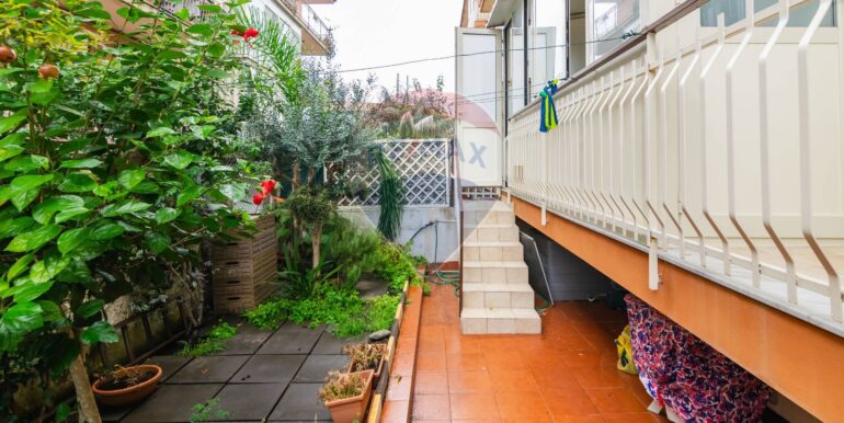 20251022211849-995498-17