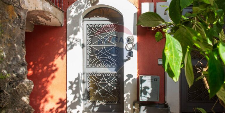 2025102284002-991125-8