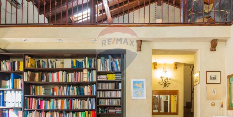 2025102284100-991125-27