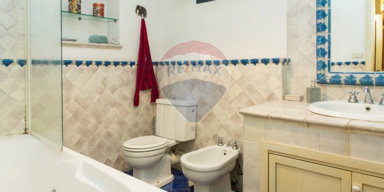 2025102284130-991125-37