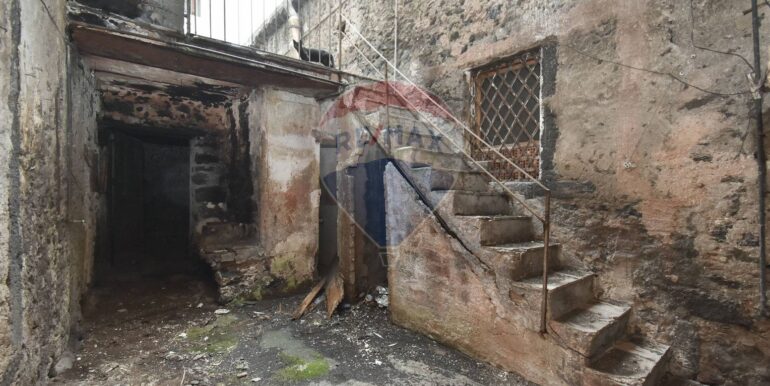 20251023115500-995255-18