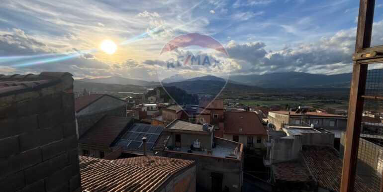 20251023201130-995693-13