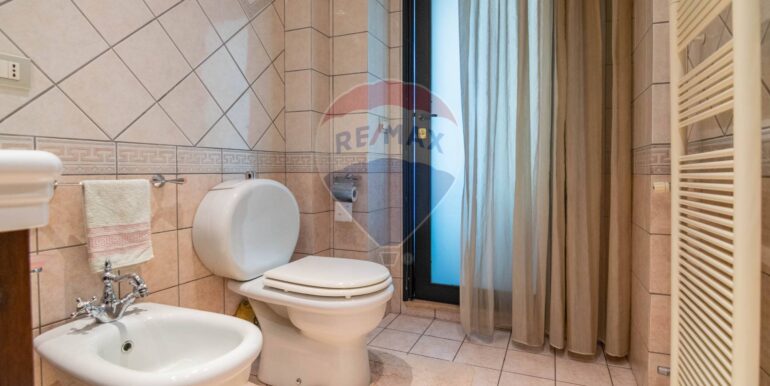 20251024162207-995953-10