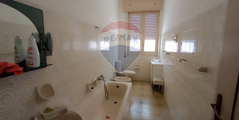 20251024183655-995996-31