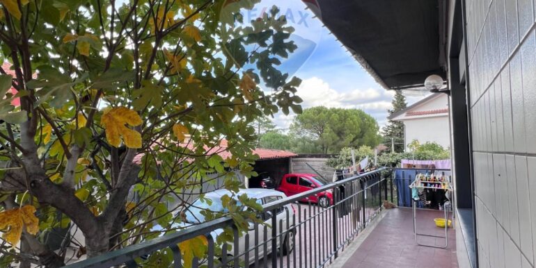 20251024185211-995993-4