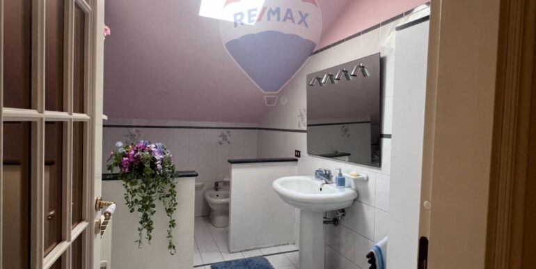 20251024185311-995993-7