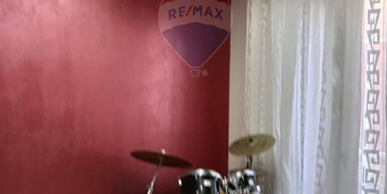 20251027101635-996041-11