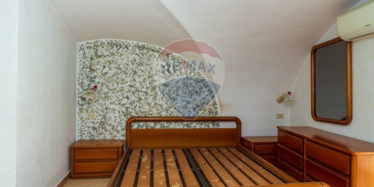 20251027130314-996268-18