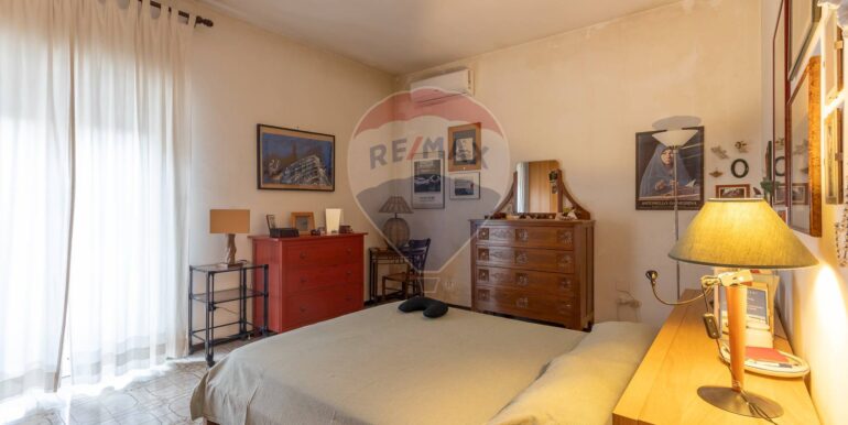 20251027161809-994663-4