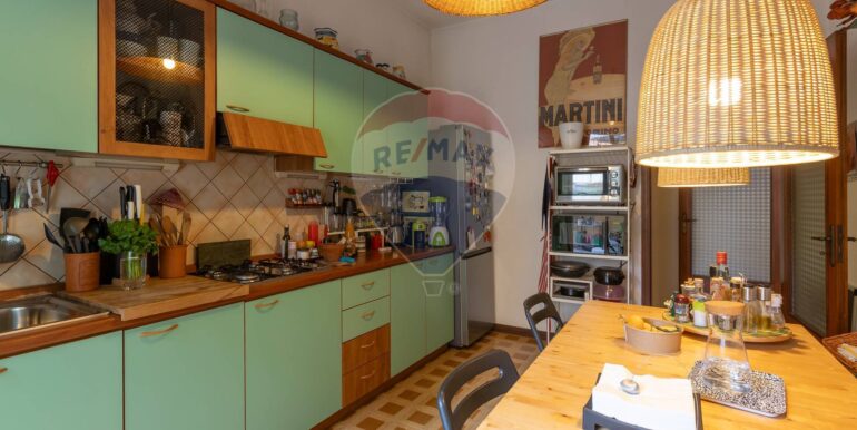 20251027161852-994663-16