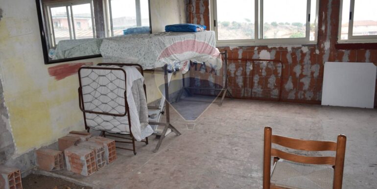 20251027174417-996354-46