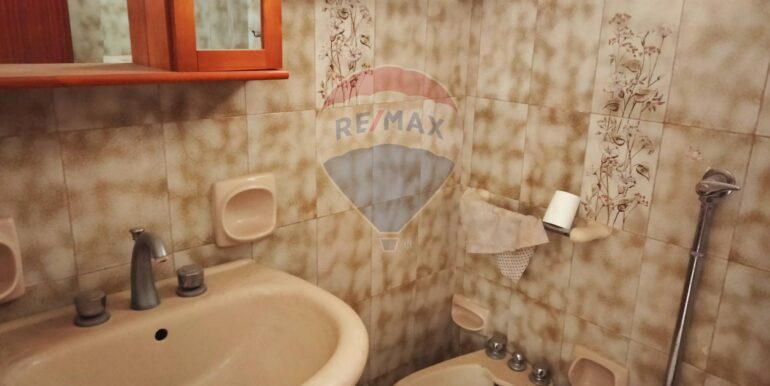 20251027184244-996402-6