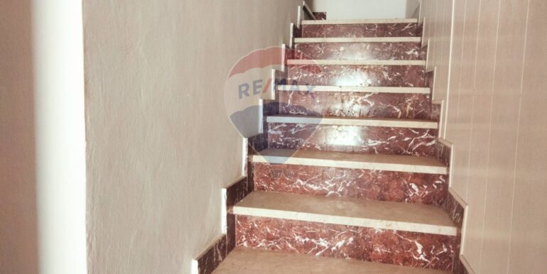 20251027184245-996402-10