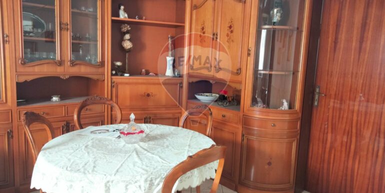 20251027184245-996402-8